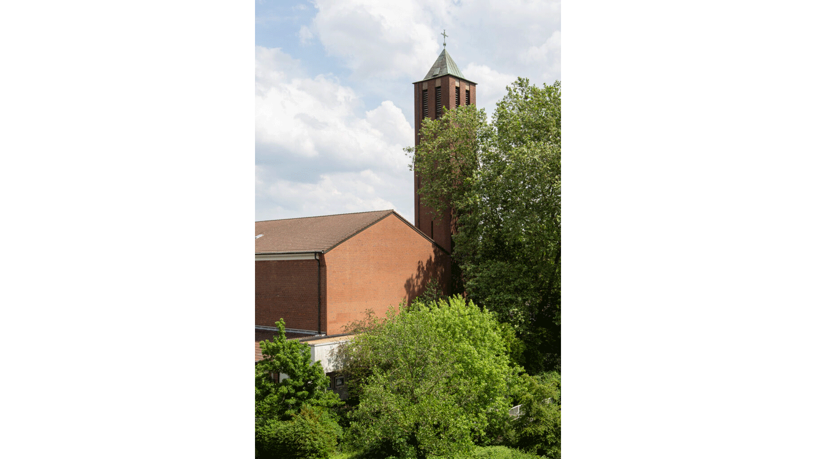 Bild der Kirche St. Johannes Evangelist in Oberhausen